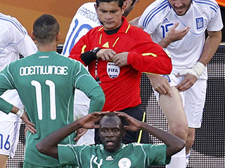 Полузащитник сборной Нигерии Сани Кайта получает угрозы в свой адрес