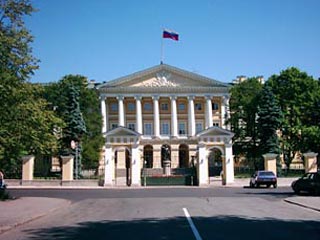 Власти Петербурга назвали фальшивкой объявления о комендантском часе на время экономического форума