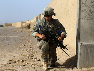 Деньги американских налогоплательщиков, выделяемые США на борьбу с боевиками в Афганистане, на самом деле используются для финансирования талибов
