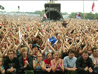В Англии открылся крупнейший в Европе рок-фестиваль: юбилейному Гластонбери 40 лет