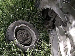 В Сочи автомобиль с милиционерами врезался в водовозку: трое погибли, один ранен