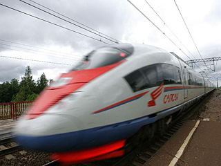 Скоростной электропоезд "Сапсан", следовавший из Санкт-Петербурга в Москву, насмерть сбил женщину в Подмосковье