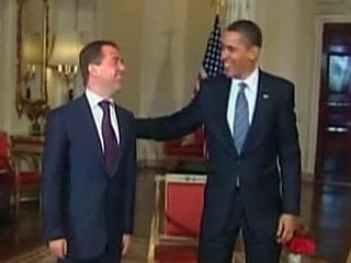 Инопресса: Обама в тандеме сделал ставку на Медведева, хотя понимает ее рискованность