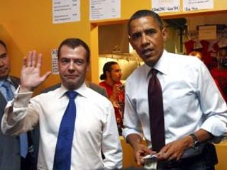 Пресса продолжает обсуждать неофициальные подробности визита российского президента Дмитрия Медведева в США. Как отмечают зарубежные СМИ, глава РФ произвел на американских партнеров крайне благоприятное впечатление