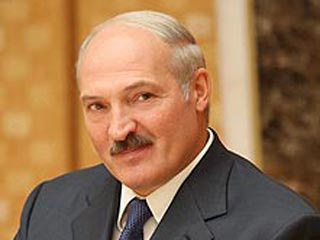 Президент Белоруссии Александр Лукашенко потребовал от своего правительства приостановить транзит российского газа и нефти в случае неуплаты "Газпромом" в ближайшие сутки долга за оказанные услуги по транзиту