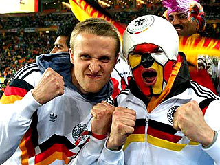 Накануне матча 1/8 финала футбольного чемпионата мира между сборными Германии и Англии немецкое издание Bild сравнило игроков двух команд