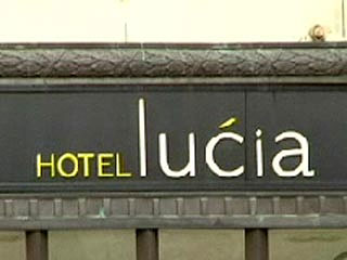 Об инциденте, произошедшем в октябре 2006 года в отеле Lucia в деловом районе Портленда, женщина лично рассказала детективу лишь три года спустя в январе 2009-го