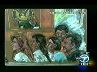Рисунок из зала суда, слева направо: Анна Чапман, Вики Пелаез, Синтия Мерфи, Ричард Мерфи (красная рубашка), Хуан Лазаро
