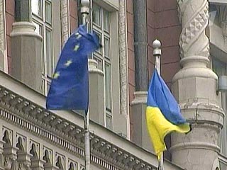 Страны Евросоюза одобрили выделение Украине займа на сумму 500 млн евро для преодоления финансового кризиса