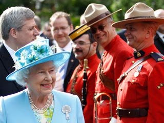 Британская королева открыла памятник канадскому пианисту-джазмену Оскару Питерсону