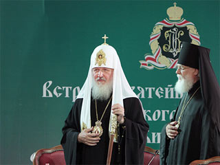Патриарх Кирилл отправил священников в социальные сети и блоги