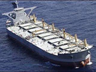 На месте аварии на буровой платформе компании ВР в Мексиканском заливе начались испытания нефтесборщика "Кит" - огромного танкера, переоборудованного для сбора нефти с водной поверхности