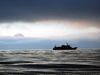 У берегов Командорских островов во время проведения научных работ арестовано судно "Георг Стеллер", на борту которого находилась российско-американская исследовательская группа