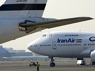 Правительство ФРГ и руководство немецких аэропортов опровергли сообщение из Тегерана об отказе заправлять горючим пассажирские самолеты иранских авиакомпаний в аэропортах Германии
