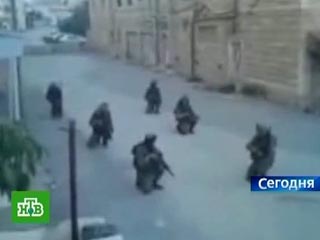 Израильские солдаты устроили "НАХАЛьные" танцы в самом центре палестинского города Хеврон на Западном берегу Иордана