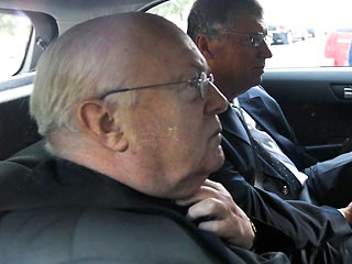 Экс-главу Католической церкви Бельгии 10 часов допрашивали по делу о священников-педофилов