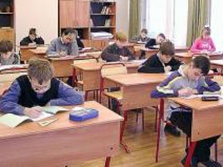 В одной из школ Украины учитель религиозной философии рассказал детям о том, что грешники в следующей жизни перевоплощаются в насекомых. После этого ученица пятого класса решила покончить жизнь самоубийством