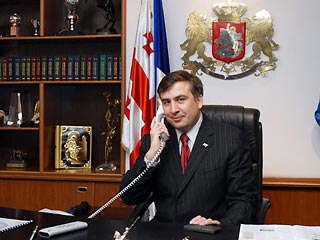 Грузинская оппозиция рассказала о "тайных эмиссарах" Саакашвили, которых он шлет в Москву