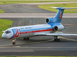 При посадке в аэропорту Екатеринбурга у Ту-154 задымился двигатель