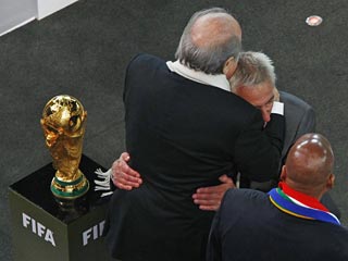 Настоящим победителем чемпионата по футболу в ЮАР, несомненно, является ФИФА, уверен обозреватель немецкого издания Der Standard