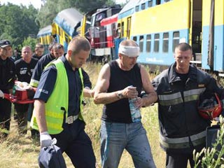 25 человек ранены при столкновении пассажирских поездов в Польше