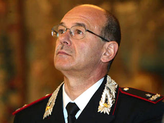 Итальянский суд вынес приговор генералу военной полиции Джанпаоло Ганзеру, которого уличили в контрабанде наркотиков