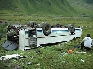 На Транскаме автобус упал в пропасть. Авария произошла на южно-осетинской стороне дороги, за Рокским перевалом