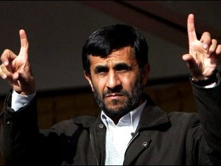 Президент Ирана Махмуд Ахмади Нежад обвинил американские силы в Афганистане и Пакистане в поддержке действующих на территории ИРИ террористов