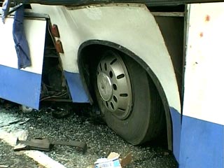 Девять человек, в том числе трое детей, пострадали в Ростовской области при столкновении междугороднего автобуса с большегрузным КАМАЗом