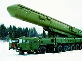 Поповкин сообщил журналистам, что мобильный ракетный комплекс РС-24 "Ярс" принят и поставлен на боевое дежурство