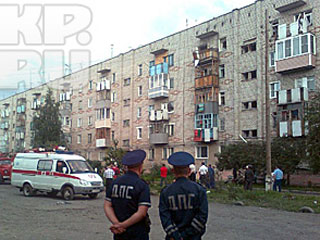 Взрыв в одной из квартир пятиэтажного дома в городе Камне-на-Оби в Алтайском крае во вторник разрушил семь квартир и два перекрытия