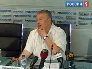 Жириновский требует "зачистить" Думу от спортсменов и бизнесменов