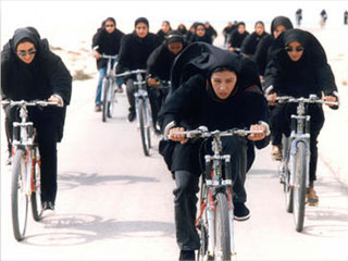 Богословы из авторитетного индийского исламского университета "Деобанд" издали фетву, запрещающую женщинам ездить на велосипедах