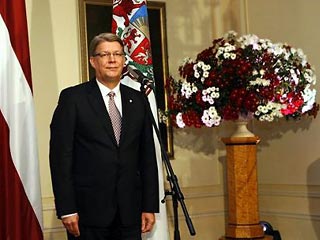 Президент Латвии не стал принимать участия в информационной войне между Москвой и Минском