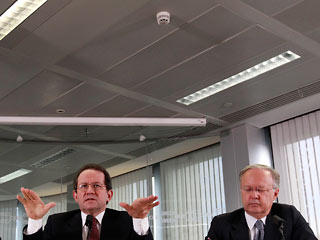 Вице-президент ЕЦБ Витор Констанцио и глава CEBS Джованни Карозио комментируют результаты стресс-тестов банков