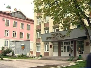 В Кишиневе неизвестный собирается подорвать себя перед зданием молдавской Генпрокуратуры
