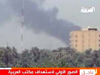 Четыре человека погибли и минимум 16 ранены в Багдаде при взрыве заминированного автомобиля, который водитель-самоубийца пригнал к офису международной арабской телекомпании Al-Arabiya