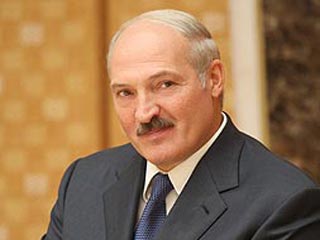 Александр Лукашенко вновь решил улучшить имидж Белоруссии и заодно спасти свою репутацию, серьезно подмоченную в последнее время, с помощью британского пиарщика