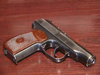 На Дальнем Востоке один милиционер сдавал пистолет в аренду