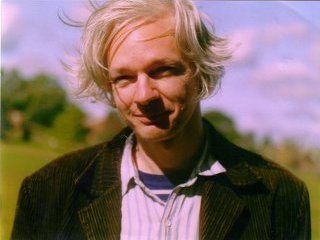 Создатель организации WikiLeaks Джулиан Эсэндж заявил, что не знает источников, которые поставляют раскрываемую на ее сайте секретную информацию