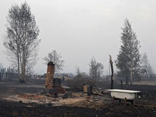 Председатель правительства РФ Владимир Путин побывал на месте сгоревшей дотла деревни Верхняя Верея в Выксунском районе Нижегородской области