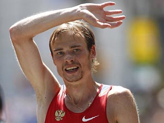 На протяжении большей части дистанции Дмитрий Сафронов шел пятым, но в концовке смог подтянуться к лидерам и завоевать бронзовую медаль