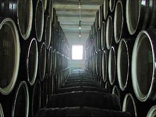 У российской санитарной службы есть серьезные претензии к качеству вина из Молдавии. За последнее время забраковано почти 1 млн литров вина, ввезенного из этой страны в Россию