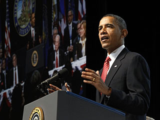 Президент США Барак Обама подписал указ, который ограничит размер бонусов и премий федеральным чиновникам