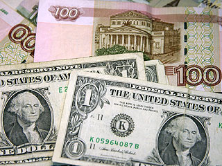 Доллар подорожал на 7 копеек, евро упал на 12