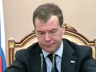 Президент России Дмитрий Медведев считает некорректными попытки некоторых политических сил заработать очки на критике власти за недостатки в работе по ликвидации природных пожаров