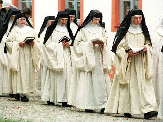 Монахини из Ирландии хотят отсудить у банков 5 млн долларов