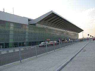 В международном аэропорту имени Фредерика Шопена в Варшаве пограничники непосредственно перед вылетом задержали американского пилота в нетрезвом состоянии