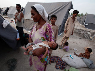 Более 300 тыс. человек в пострадавшем от наводнений Пакистане могут заразиться холерой в ближайшие месяцы, если медикам не удастся предотвратить вспышку заболевания. Таковы данные прогноза Всемирной организации здравоохранения