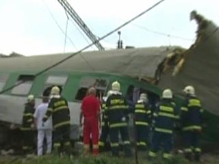 На юге Польши сошел с рельсов пассажирский поезд. В результате аварии пострадали шесть человек, более 30 пассажиров были эвакуированы